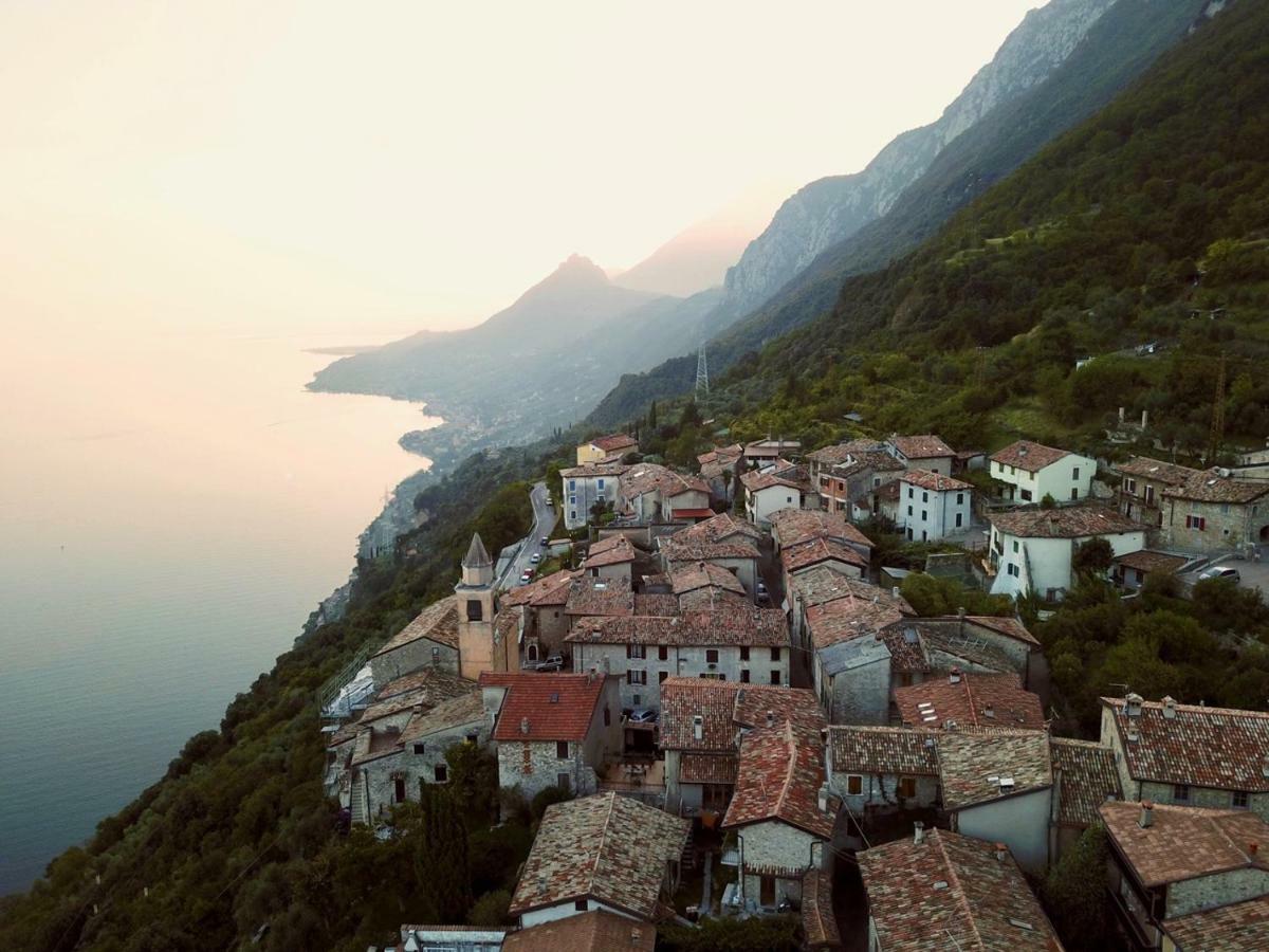 Borgo Al Tempo Perduto Villa Gargnano Exteriör bild