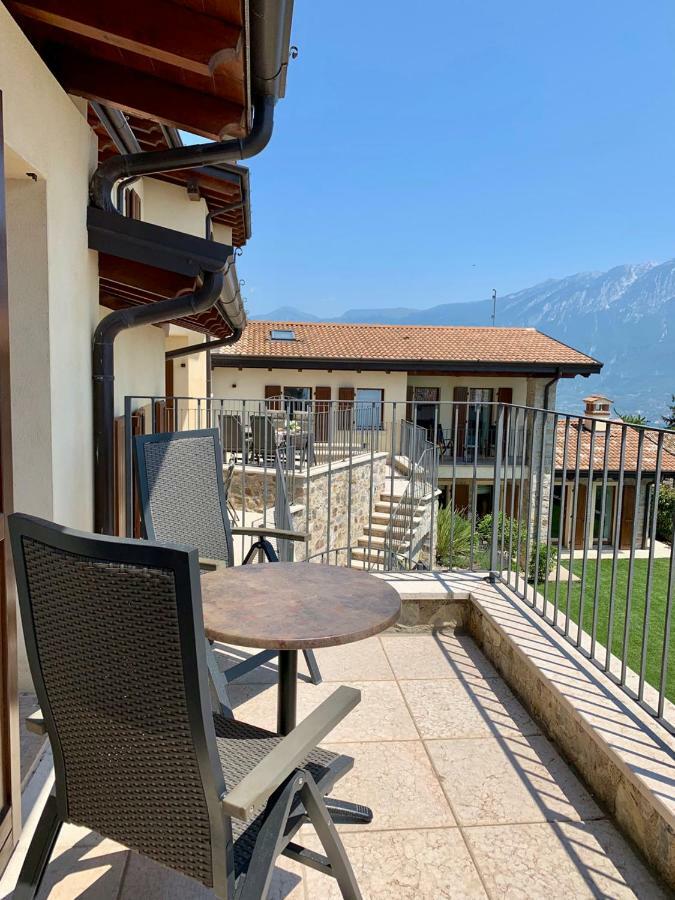 Borgo Al Tempo Perduto Villa Gargnano Exteriör bild